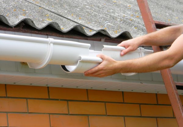 Cost of Gutter Hanging in Jonesboro